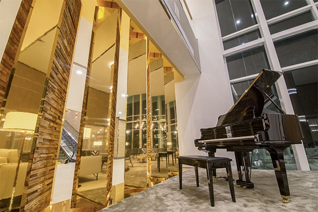 hilton at resorts world bimini piano lounge